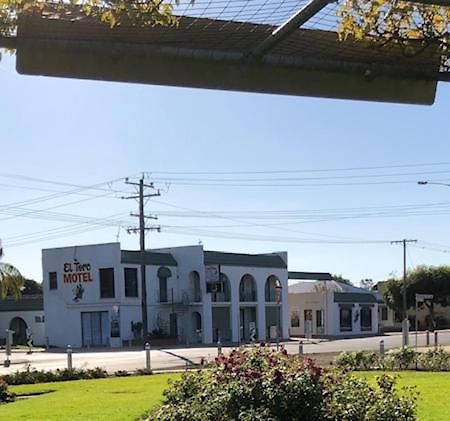 El Toro Motel Numurkah 外观 照片
